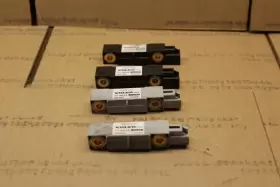 532.vo1v05 2005 2006 2007 Volvo V70 Srs Impact Crash Sensors 4 Pieces 9452777 And 8622365