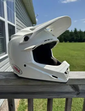 7091818 Bell Moto-9 Mips Mx/off-road Helmet - Gloss White 2x-large