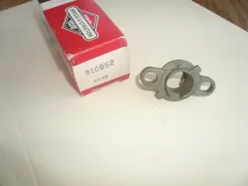 310852 Briggs & Stratton And Part Number Cylinder Holder Nos - Qty 1 Vintage