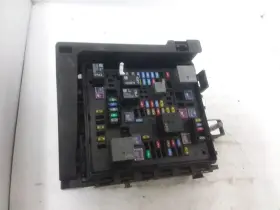 646-13095 Cadillac Xt6 2021 Fuse Box Engine 1401885
