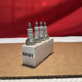 Rh18y Champion Spark Plugs - Qty 4 One Lot Deal