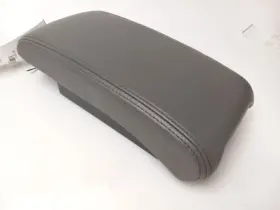 207.gm1j11 Chevrolet 2011 Malibu Center Console Armrest