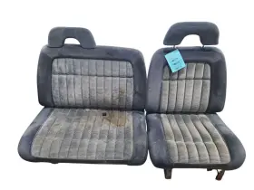 202.gm8692 Chevrolet Truck Tchev2500 1992 Front Seat 627572