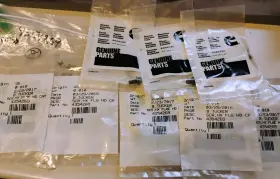 4354269 Cummins Genuine Screw Bolt Hex Flange Head Cap - 8 Pcs
