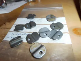 Ad030 Fiennes Rr Parts Derby Bentley Retaining Clips X 10 For Seal On Edge Of Bulkhead