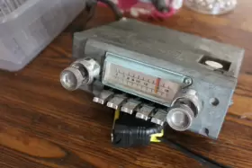 5tms-54761 Fomoco 1966 Ford Thunderbird Oem Factory Radio Untested P/n 5tms 54761 Inc Knobs