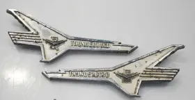 Bj16228a Ford Bj16229a Original Thunderbird V8 Fender Emblems