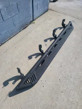 84742423 General Motors 2019-2025 Silverado Running Board Right Side Only