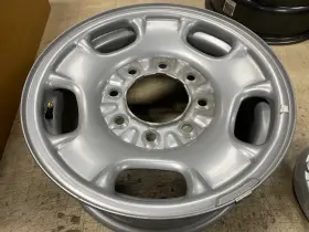 H-8095 Gm Scratched 11-24 Sierra Silverado 2500 3500 Oem Steel Wheel Rim 17x7.5 Silver