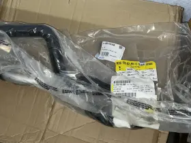 85119168 Gm Oem 2020-2024 Silverado Sierra 6.6 Duramax Radiator Hose To Coolant Tank