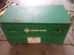 695.fd8n00 Greenlee 2448-l Green Heavy Duty Job Site Box 48 Inch X24 X29