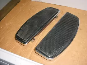 50621-06a Harley Davidson Touring Chrome Footboards 13570