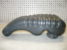 17251-me9-770 Honda 84-85 85 Vt700 C Shadow 700 Chamber Air Box Intake Tube Duct Snorkel