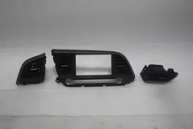 265.hy1s19 Hyundai 2017 2018 2019 2020 Elantra Dash Air Vents Radio Bezel Trim