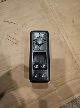 4061965c3 International Driver Door Switch Controller