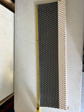 International 440898030 Tread
