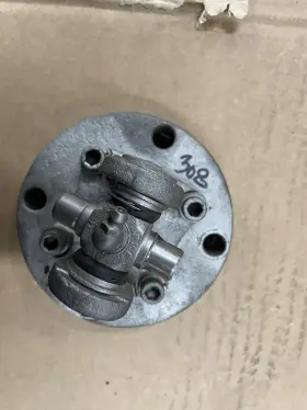 646516r1 International 463755c1 Dt I6 Front Pto Adapter And Yoke