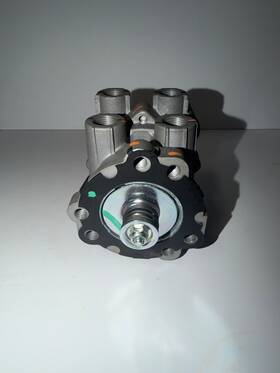 International Bx800633 E-8p Brake Valve