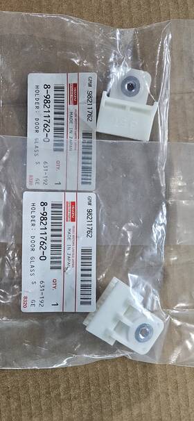 Isuzu 8-98211762-0 Holder Door Glass New Oem Gm 98211762 -pack Of 2