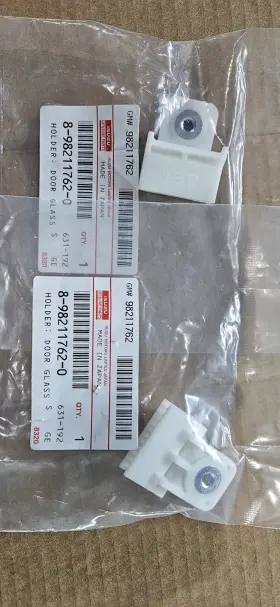 8-98211762-0 Isuzu Holder Door Glass New Oem Gm 98211762 -pack Of 2