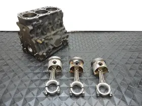 Mia880878 John Deere 3032e - Cylinder Block Pistons Rods Bearings Caps #62