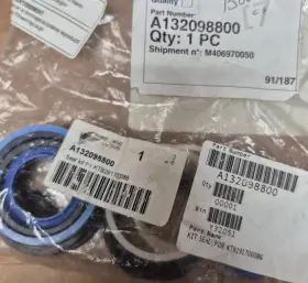 A132098800 Kubota New Old Stock Part # Kit Seal