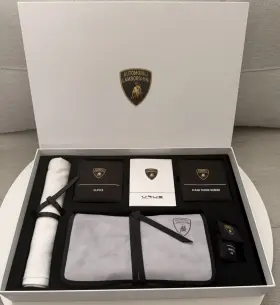 Dkas34 Lamborghini Urus Oem Care Kit Complete New Great Collectible