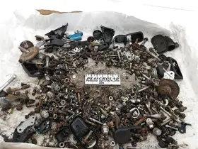 691.le1k03 Lexus Is300 Sedan Miscellaneous Disassembly Nuts And Bolts 01 02 03 04 05