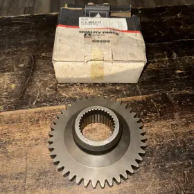 3815647m1 Massey Ferguson Nos 4325 4335 Transmission Gear Agco
