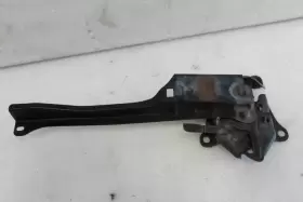 181.mz1492 Mazda 1989 1990 1991 1992 1993 1994 1995 Mpv Van Hood Latch Bracket