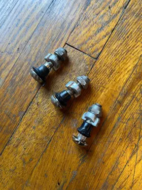 1074000013 Mercedes-benz W123 W113 Metal Tire Valve Stem 300d 300td 240d 300cd Bundt Rim Wheel