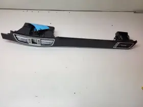 131.mb1r14 Mercedes-benz 2014 E350 Dash Trim W Vents