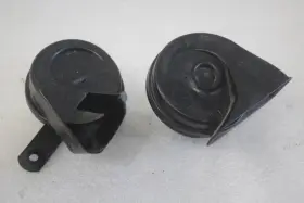 613.mb1d05 Mercedes-benz 2001 2002 2003 2004 2005 C240 C320 W203 Horns High And Low Tone Pair