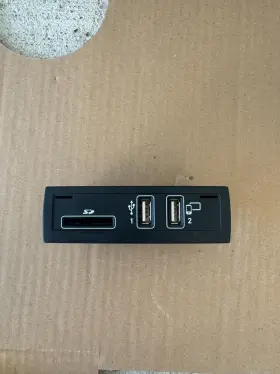 A2228203026 Mercedes-benz 18-20 W222 S560 Oem Center Console Multimedia Sd Usb Card Port Unit