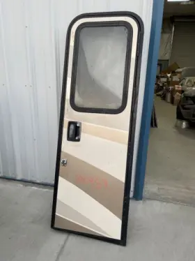 120.zz4909 Miscellaneous - Recreational Vehicles 09 Fleetwood Bounder 35h Rv Used Front Entry Door Assembly Smoke Residue