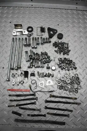 2205565 Suzuki 1973 Gt550 Hardware Bolts Set