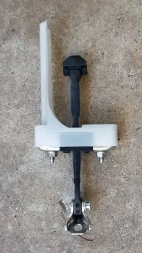 68630-48051 Toyota 6863048051 Check Assy Rear Door Rh Genuine Oem Part