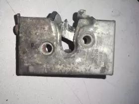 Volkswagen 193 839 016a Vw Golf Passat Jetta Right Rear Door Lock Catch #