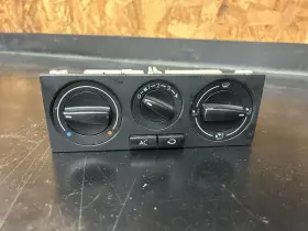 1j0-820-045-g Volkswagen 01-05 Vw Passat Climate Control Panel Module Heater - W Man
