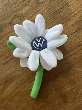 Volkswagen 332208078211 Genuine Vw Drivergear Beetle Plush Daisy White Dash Flower