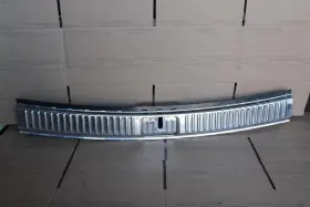 7p0863459e Volkswagen 2011 2012 2013 2014 Touareg Trunk Sill Panel Latch Trim