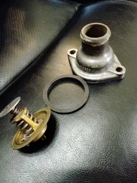419333 Volvo Authentic 140 142 144 145 B18 B20 Water Outlet With Thermostat And Gasket