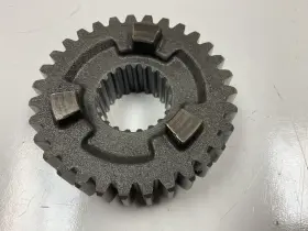 18p-17231-00-00 Yamaha 18p172310000 Gear 3rd Wheel 31t Genuine Oem Part