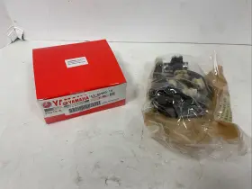 1c3-85560-10-00 Yamaha 1c3855601000 Oem Base Assy Read Description
