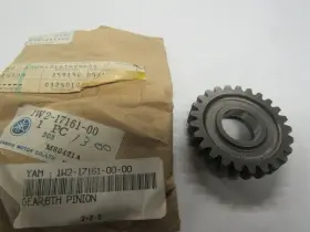 1w2-17161 Yamaha 1977-82 Dt It Mx Transmission Gear 6th Nos Oem