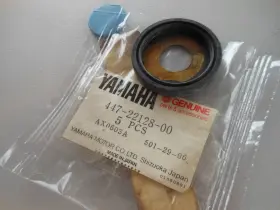 447-22128-00-00 Yamaha Xs650 And Other Models Thrust Cover
