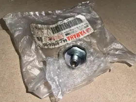 64j-82504-00-00 Yamaha New Oem Part Oil Pressure Switch Assy