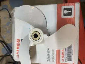 6e0-45952-00-00 Yamaha Oem Part Propeller 3x7-1/4 X