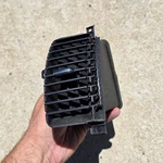 2006 Nissan Pathfinder Center Dash Air Vent Passenger Right Side Oem 68750-EA100 Used. Price: $34.00.