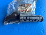 Yamaha FZ750 Right Passenger Footpeg 1985 1986 1AE-27440-00-00 Nos Oem New. Price: $80.74.